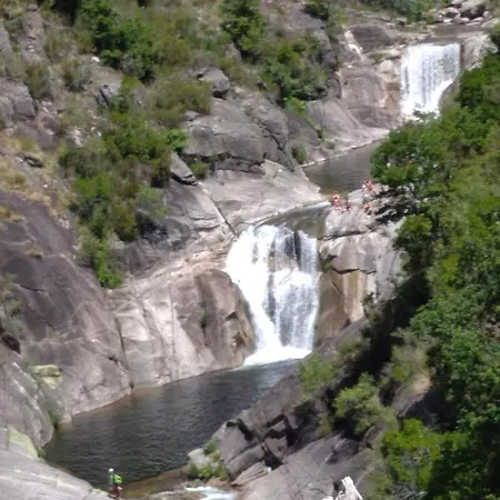 Casa Miraxurés Con Vistas A La Sierra Del Xurés Сasa de vacaciones Ourense